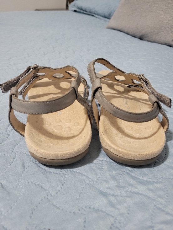 Vionic Wide Sandals - Picture 3 of 6
